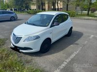 Usata Lancia Ypsilon 69 CV (50 kW) 2014 Bianco Utilitaria
