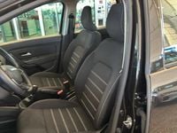 Begagnad Dacia Duster Comfort 116 HK (85 kW) 2023 Grå SUV