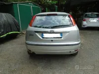 Usata Ford Focus Ghia 100 CV (73 kW) 2002 Grigio Utilitaria