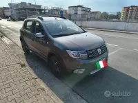 Usata Dacia Sandero 90 CV (66 kW) 2017 Grigio Berlina
