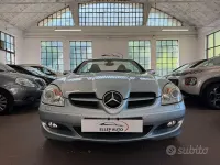 Usata Mercedes SLK350 272 CV (200 kW) 2005 Argento Cabrio
