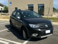 Usata Dacia Sandero Stepway 90 CV (66 kW) 2017 Nero SUV