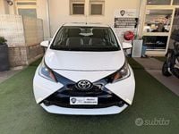 Usata Toyota Aygo X-play 69 CV (50 kW) 2015 Bianco Utilitaria