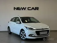 Usata Hyundai i20 Comfort 84 CV (61 kW) 2017 Bianco Berlina