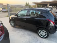 Usata Lancia Ypsilon Silver 69 CV (50 kW) 2014 Nero Utilitaria