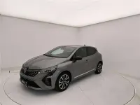 Usata Renault Clio V Techno 91 CV (66 kW) 2025 Grigio chiaro Berlina