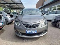 Usata Lancia Ypsilon Gold 69 CV (50 kW) 2024 Grigio scuro Utilitaria