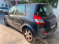 Usata Renault Scénic II Exception 130 CV (95 kW) 2006 Bluazzurro Monovolume
