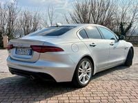 Usata Jaguar XE SE 250 CV (183 kW) 2023 Argento Berlina