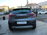 Usata Renault Captur Zen 91 CV (66 kW) 2021 Grigio SUV