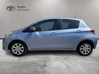 Usata Toyota Yaris Lounge 69 CV (50 kW) 2012 Blu Utilitaria