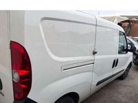 Usata Fiat Doblò Lounge 105 CV (77 kW) 2022 Bianco Monovolume