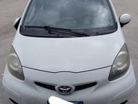 Usata Toyota Aygo 68 CV (50 kW) 2012 Bianco Utilitaria