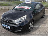 Usado Kia Rio Active 75 HP (55 kW) 2014 Preto Sedan