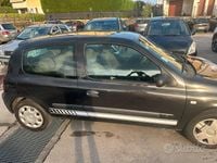 Usata Renault Clio II 75 CV (55 kW) 2004 Nero