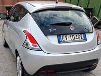 Usata Lancia Ypsilon 69 CV (50 kW) 2012 Grigio Utilitaria