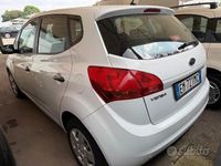 Begagnad Kia Venga 90 HK (66 kW) 2012 Vit Halvkombi