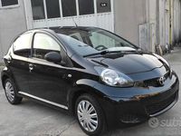Usata Toyota Aygo 68 CV (50 kW) 2012 Nero Utilitaria