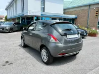 Usata Lancia Ypsilon 86 CV (63 kW) 2016 Grigio Utilitaria