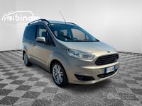 Usata Ford Tourneo Courier Titanium 95 CV (69 kW) 2016 Grigio Monovolume
