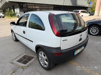 Usata Opel Corsa 65 CV (47 kW) 2002 Bianco Utilitaria