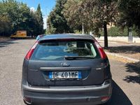 Usata Ford Focus 100 CV (73 kW) 2006 Blu Utilitaria