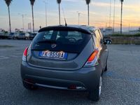Usata Lancia Ypsilon Gold 85 CV (62 kW) 2017 Grigio Utilitaria