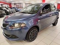 Usata Lancia Ypsilon Gold 69 CV (50 kW) 2022 Blu Utilitaria