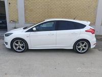 Usata Ford Focus ST-Line 120 CV (88 kW) 2016 Bianco Berlina