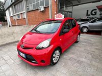 Usata Toyota Aygo Connect Style 67 CV (49 kW) 2012 Rosso Utilitaria