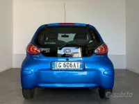 Usata Toyota Aygo 68 CV (50 kW) 2011 Blu Utilitaria