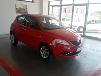 Usata Lancia Ypsilon Silver 80 CV (58 kW) 2016 Rosso Utilitaria