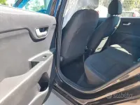 Usata Kia Rio Active 89 CV (65 kW) 2017 Marrone Berlina