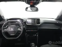Usata Peugeot 2008 Allure 131 CV (96 kW) 2023 Bianco SUV