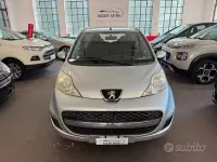 Usata Peugeot 107 68 CV (50 kW) 2010 Grigio Utilitaria