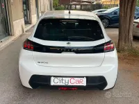 Usata Peugeot 208 Active 56 kW (77 CV) 2022 Bianco Utilitaria