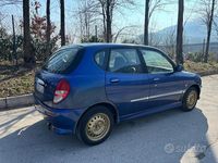 Usata Daihatsu Sirion 102 CV (75 kW) 2001 Blu Utilitaria
