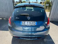 Usata Lancia Ypsilon Gold 69 CV (50 kW) 2021 Blu Utilitaria