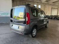 Usata Fiat Doblò Easy 120 CV (88 kW) 2017 Grigio scuro metallizzato Monovolume