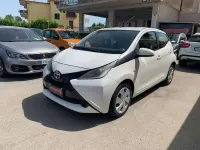 Usata Toyota Aygo X-cite 69 CV (50 kW) 2015 Bianco Utilitaria