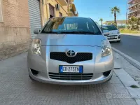 Usata Toyota Yaris Sol 69 CV (50 kW) 2007 Grigio Utilitaria