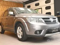 Usata Fiat Freemont Urban 170 CV (125 kW) 2011 Grigio SUV