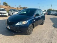 Usata Lancia Ypsilon Gold 69 CV (50 kW) 2018 Bluazzurro Utilitaria