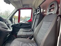Usata Iveco 35.12 116 CV (85 kW) 2017 Rosso Furgone