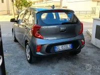 Usata Kia Picanto Urban 65 CV (47 kW) 2022 Grigio Utilitaria