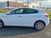 Usata Alfa Romeo Giulietta Super 120 CV (88 kW) 2020 Bianco Utilitaria