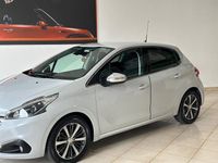 Usata Peugeot 208 GT-line 110 CV (80 kW) 2017 Bianco Utilitaria