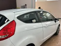 Usata Ford Fiesta 60 CV (44 kW) 2011 Bianco Berlina