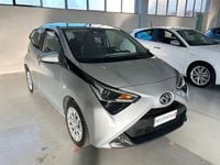 Usata Toyota Aygo Cool 72 CV (52 kW) 2019 Argento Utilitaria