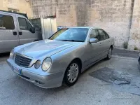 Usata Mercedes E270 Classic 150 CV (110 kW) 2002 Grigio Berlina